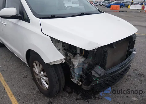 2015 Kia Sedona Lx z USA, uszkodzony, nr VIN KNDMB5C19F6060670